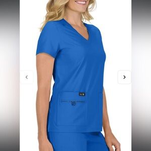 Koi Basics Scrub Set